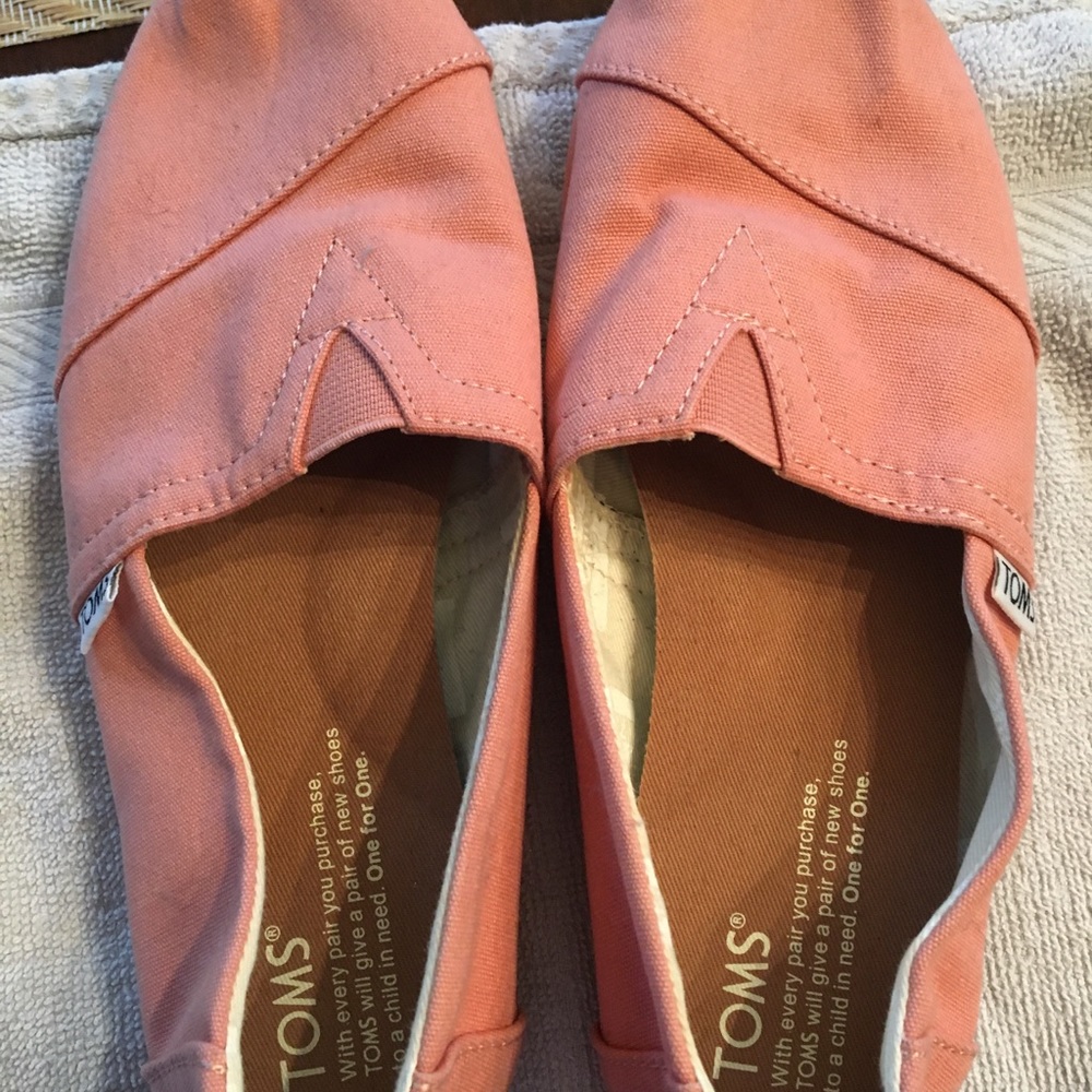 Toms slip on blush pink type color